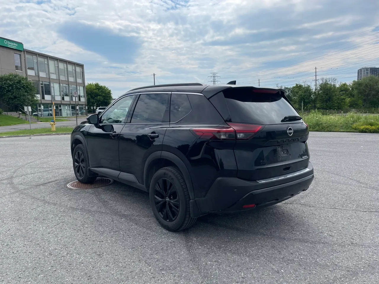 2023 Nissan Rogue SV Midnight Edition