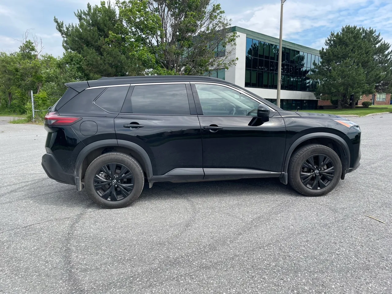 2023 Nissan Rogue SV Midnight Edition